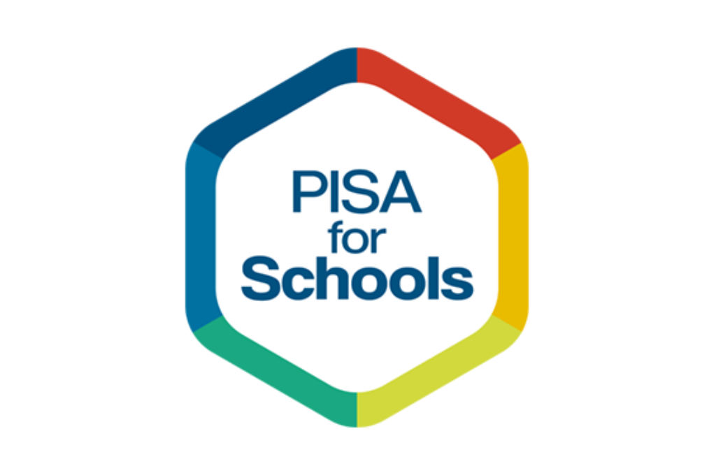 O Agrupamento de Escolas de Salvaterra de Magos participa, por convite da CIMLT, no projeto PISA for Schools, do IAVE, que avalia competências dos alunos e apoia a melhoria das aprendizagens e do bem-estar escolar com base em dados concretos.